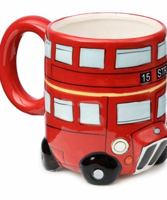 Hrneček ve tvaru červeného londýnského autobusu.