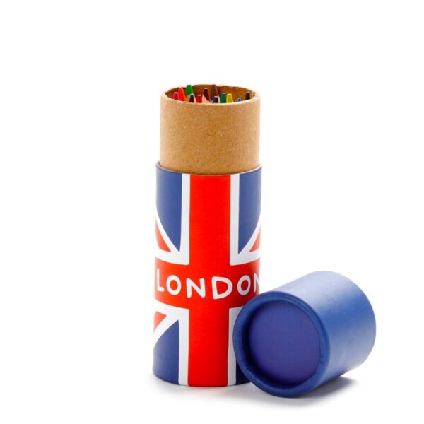 Pastelky s britskou vlajkou.