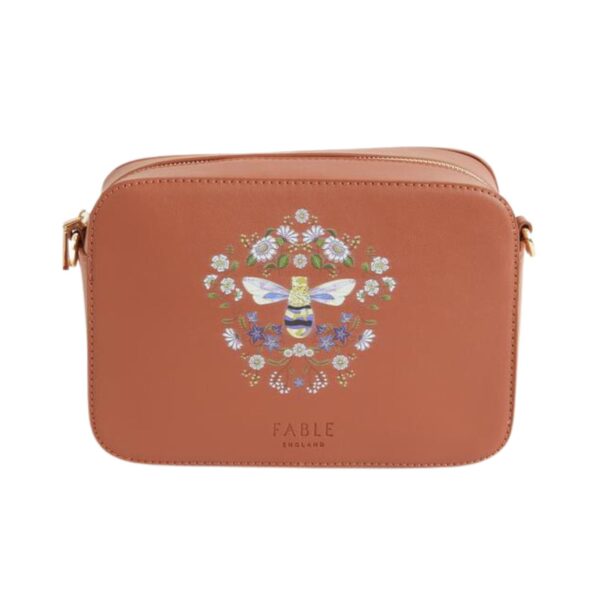 Crossbody kabelka s motivem květin a včely.