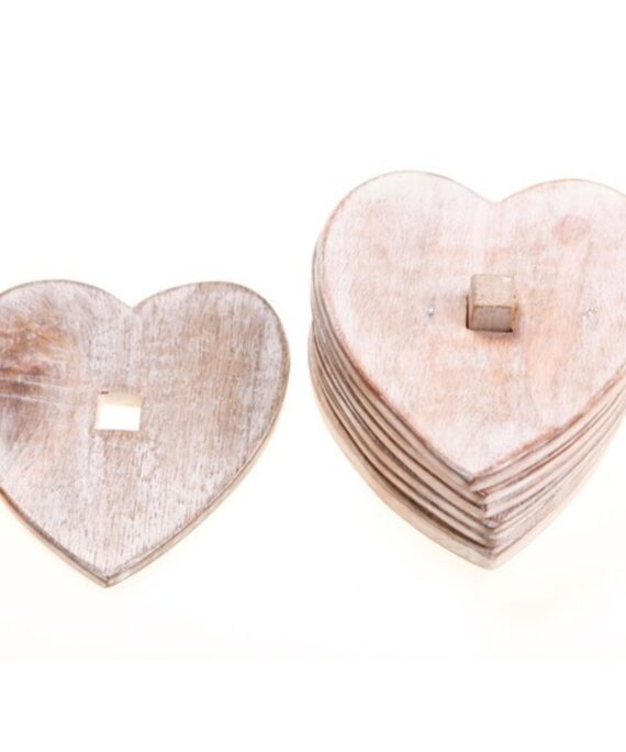 Dřevěné podtácky ve tvaru srdce od Sass & Belle.
